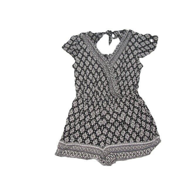 Mudd Black/Light Gray Short Sleeve Jumper/Romper Shorts Size Medium - Picture 1 of 5